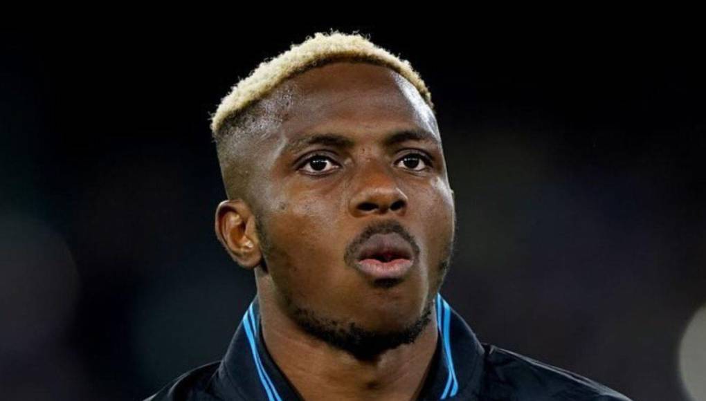 Prensa francesa informa que el delantero nigeriano Victor Oshimen es el jugador elegido por PSG como reemplazo de Mbappé.