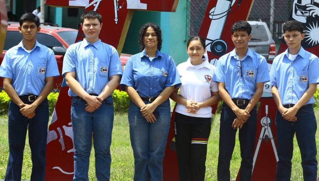 Seis colegiales son los que lideran los primeros lugares de la excelencia académica en el reconocido Centro Técnico Hondureño Alemán (CTHA), y quien cuenta con una matrícula de más de 1,300 estudiantes.