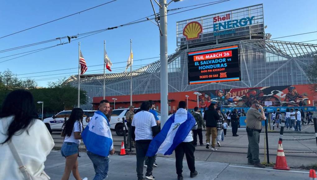 La Selección de Honduras se traslado al Shell Energy de Houston para su segundo partido en esta fecha FIFA, pero ya si jugarse más que la dignidad ante El Salvador.
