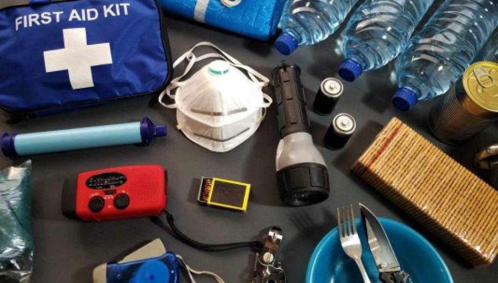 Huracanes: cómo preparar tu kit de emergencia