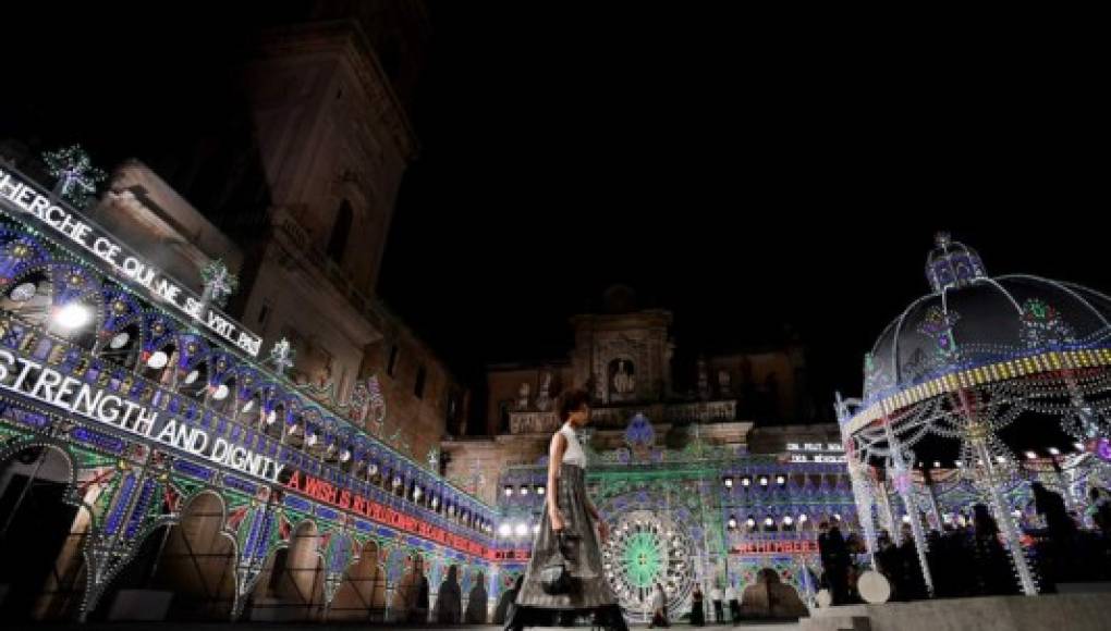 Luces y catarsis en el primer desfile de Dior posepidemia en Italia