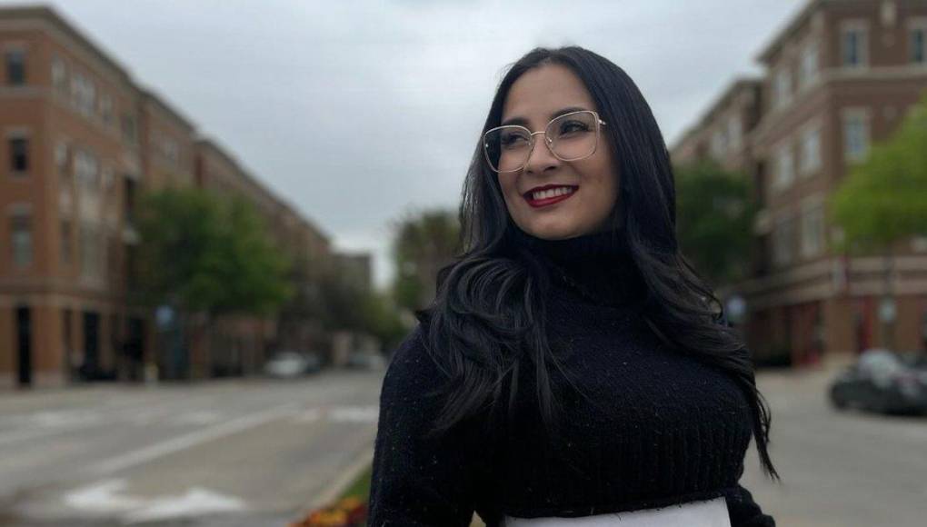 Rosa Alvarado: Linda periodista hondureña que cautiva en Texas.