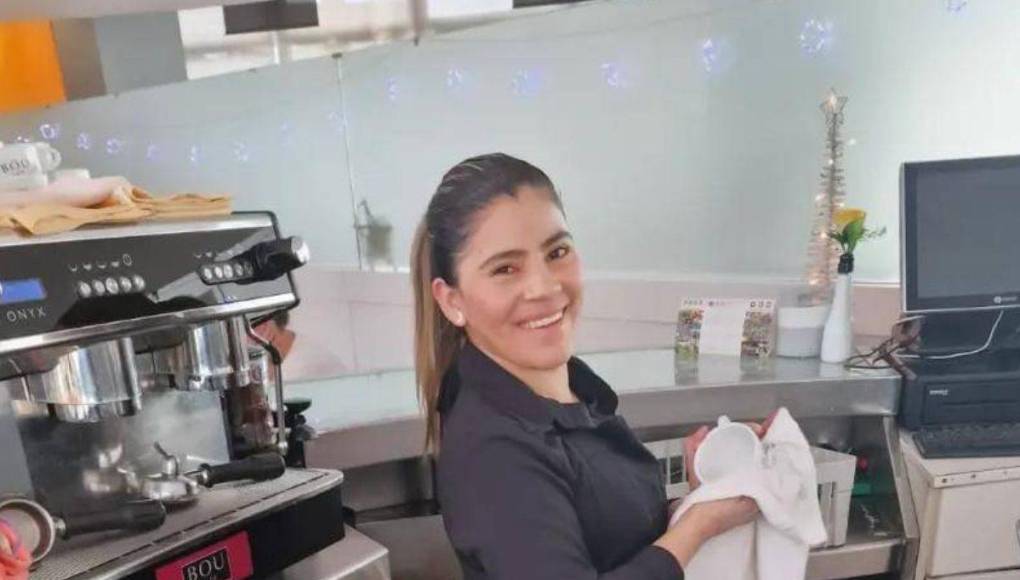 Ada Marisol es la encargada de muchas labores en la casa de Luis Enrique, una de ellas es la cocina. 