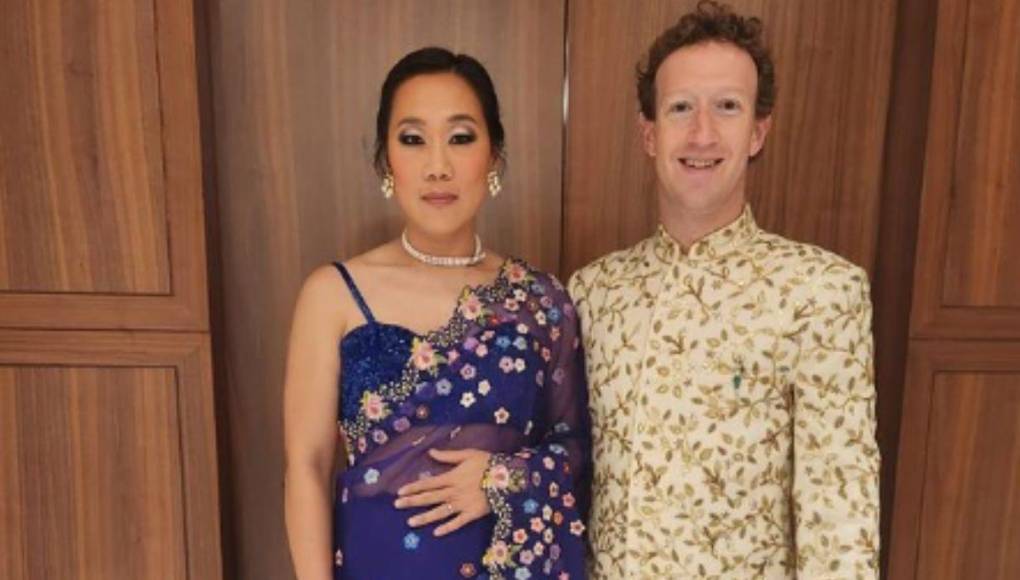 Entre los asistentes se encontraban algunas de las personas más ricas e influyentes del mundo, incluyendo a figuras como Mark Zuckerberg y su esposa Priscilla Chan.