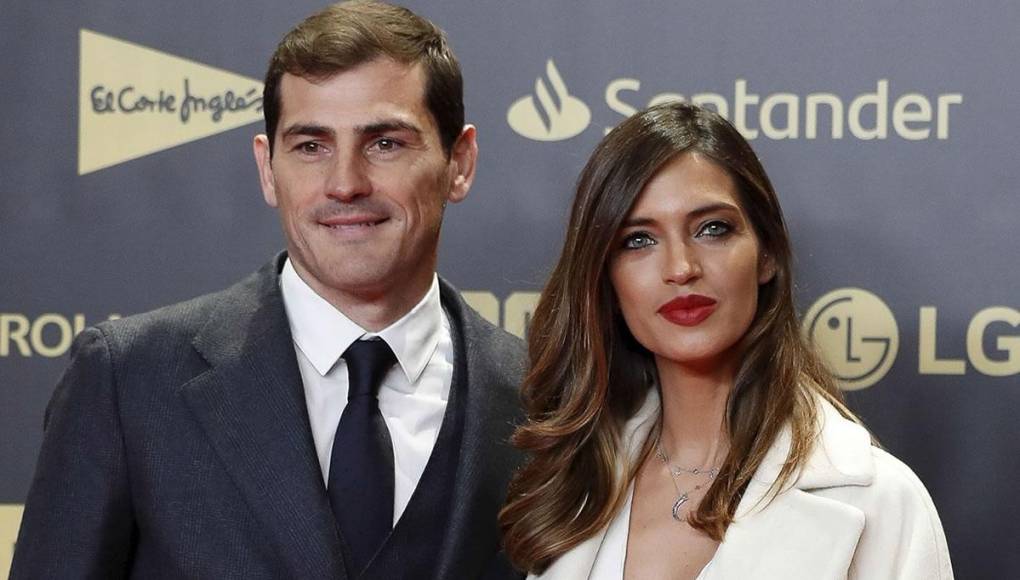 Iker Casillas, ya retirado del fútbol profesional, anunció su separación con la periodista española Sara Carbonero en 2021, tras 11 años de relación.