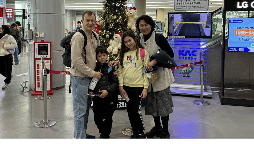 Kelly compartió varias imágenes de su familia tomadas en la última Navidad.