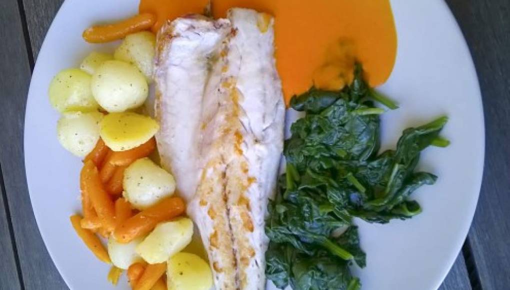 Los expertos aconsejan comer pescado dos veces por semana para evitar la enfermedad cardiaca