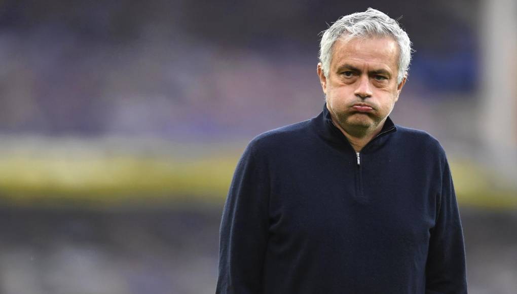 Según señala Daily Mail, la “ambición” de Mourinho es regresar al Manchester United, ya que siente que “tiene asuntos pendientes”.