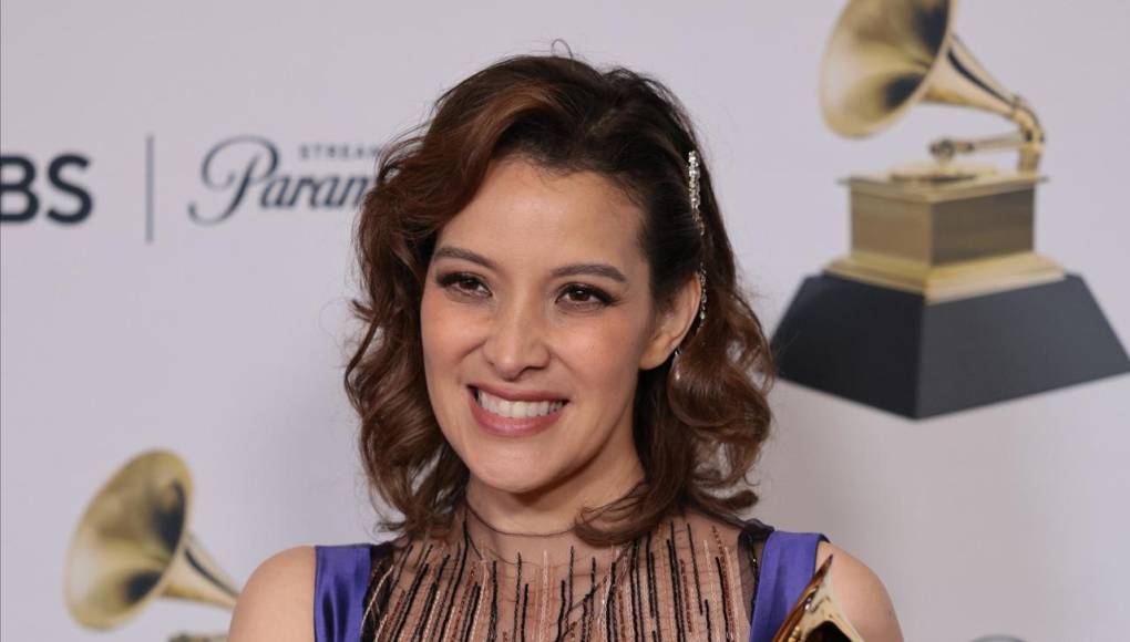  Gaby Moreno, ganadora del premio “Mejor lbum pop latino” por "X Mi (Vol.1)".