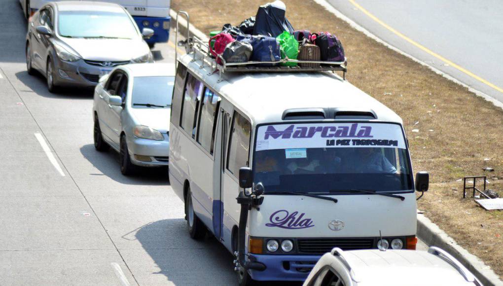 En cada salida de la Tegucigalpa se encuentran apostados los ciudadanos que forman parte de la Conapremm, que este año realiza la campaña “Verano Seguro”.