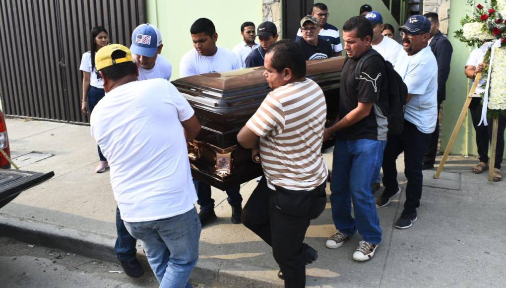 El cuerpo de Suazo fue encontrado a inicios de abril y fue repatriado a Honduras por parte de la empresa con la que trabajaba en Estados Unidos, según confirmó Wilson Paz, director de Protección al Migrante de la Cancillería hondureña.