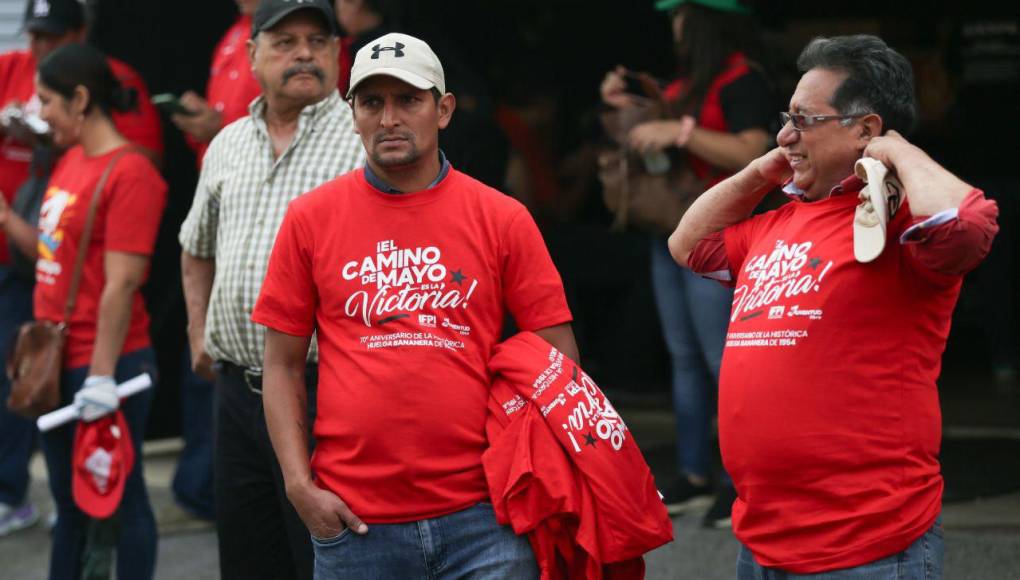 La marcha en Tegucigalpa comenzó desde el barrio La Granja y terminará en la plaza central de Tegucigalpa. 