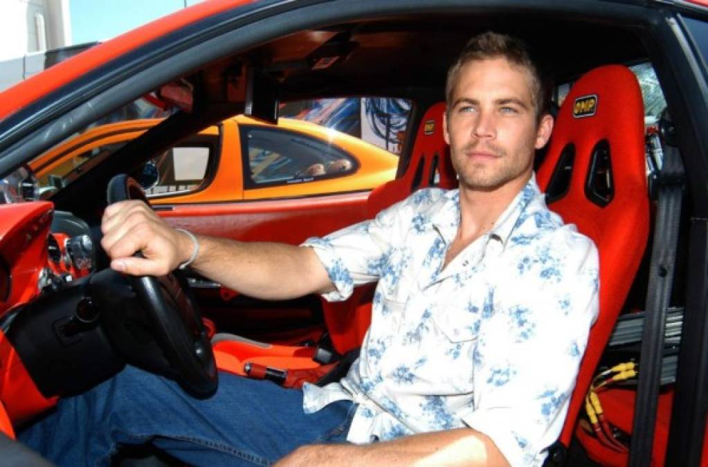 Aunque la muerte de Paul Walker se dio hace casi siete años, las dudas en torno a esta han despertado toda clase de teorías, la más reciente fue presentada por <a href='https://www.laprensa.hn/fotogalerias/farandula/1385723-411/anonymous-famosos-v%C3%ADctimas-conspiraciones-diana-walker-avicii-trump' style='color:red;text-decoration:underline' target='_blank'>Anonymous, la que asegura que el actor fue asesinado pues presuntamente poseía información sobre casos de abuso y pederastia relacionados al Pizzagate. </a>