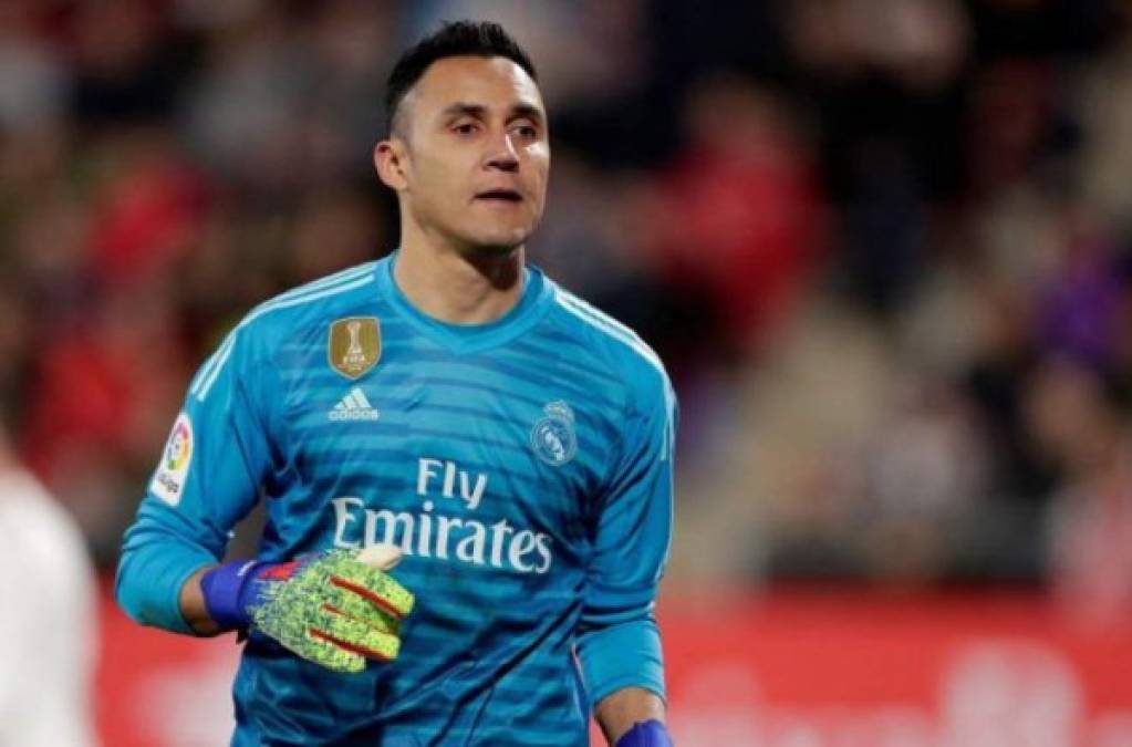 Keylor Navas: El portero costarricense es el objetivo del PSG para reforzar su portería tras la marcha de Gianluigi Buffon. Según diario MARCA, las conversaciones entre las dos partes ya han empezado y el acuerdo entre el jugador y el conjunto francés están bastante encarriladas.