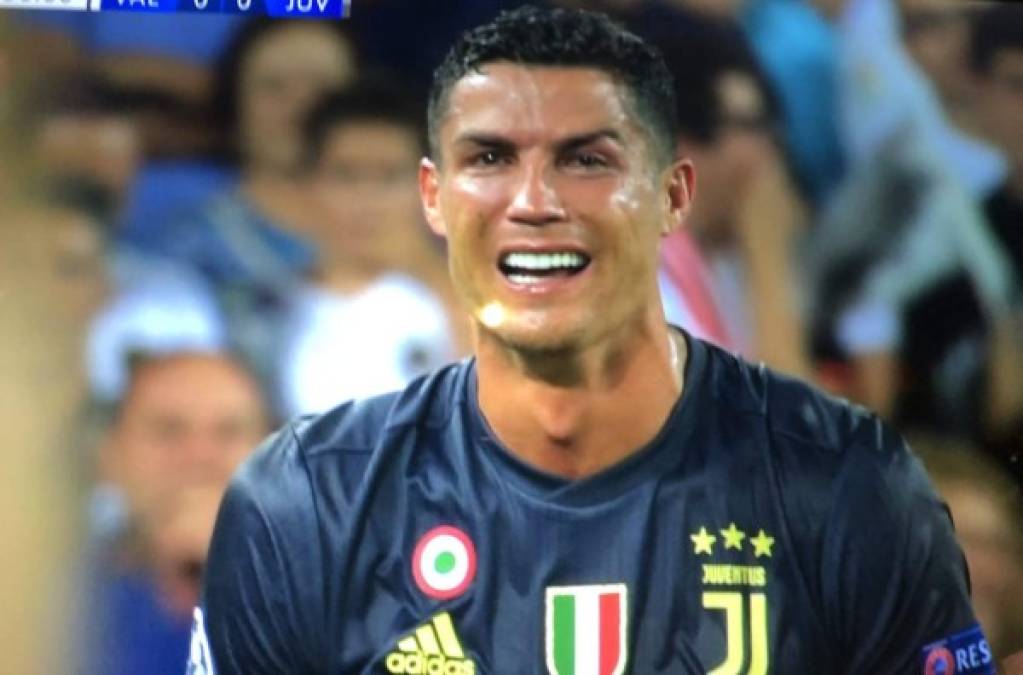 Cristiano Ronaldo llorando por su expulsión ante el Valencia.