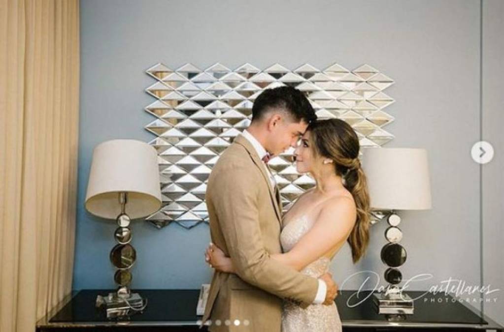 La boda fue por lo civil y se realizó el pasado sábado 21 de noviembre en San Pedro Sula. La esposa de Mauricio Dubón expresó su felicidad en su cuenta de Instagram.