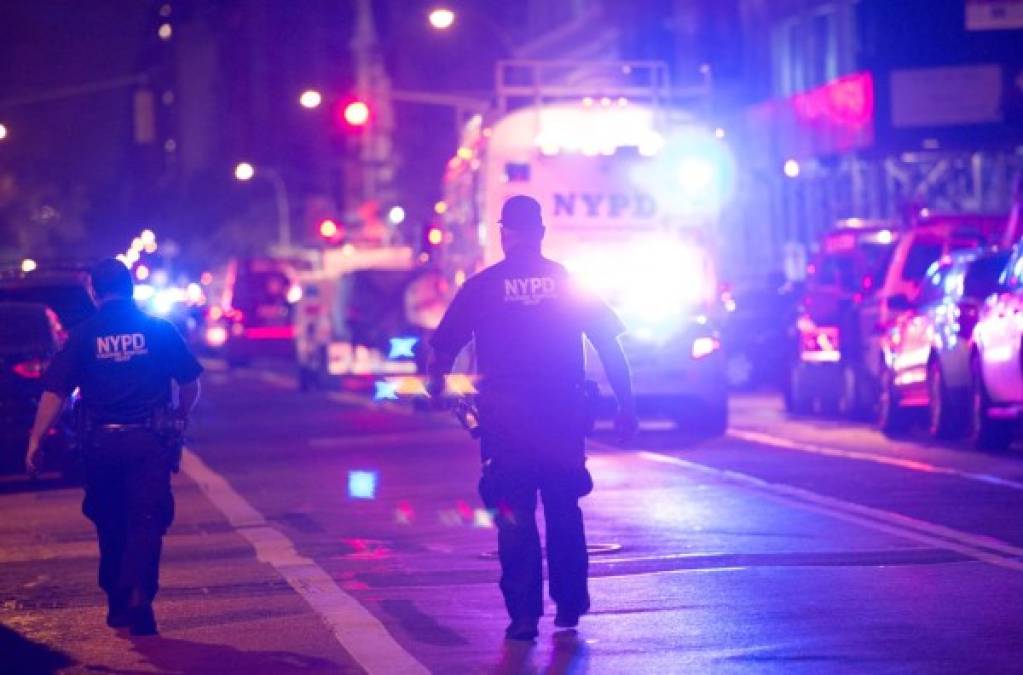 En Nueva York, las autoridades redoblaron la seguridad debido a la explosión de una bomba casera en Chelsea.