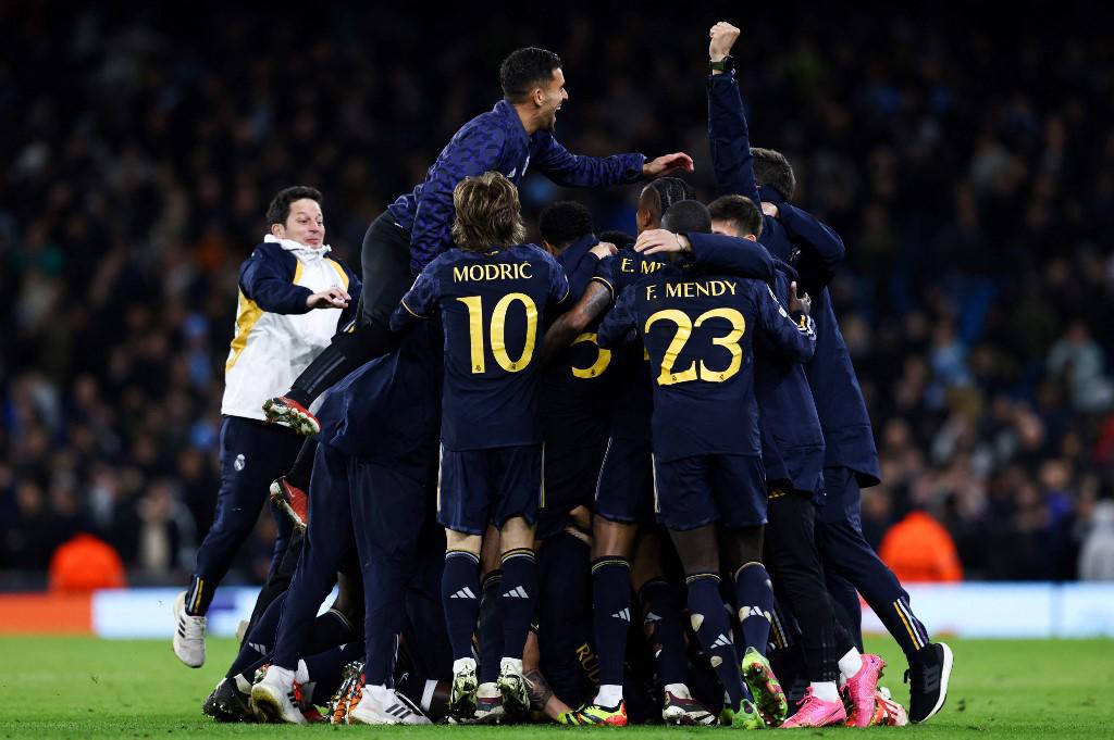 Jugadores del Real Madrid celebrando el pase a semifinales de la Liga de Campeones de Europa.
