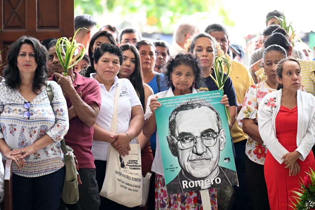 Iglesia siguen en deuda con Óscar Arnulfo Romero