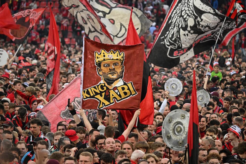 El Leverkusen de Xabi hace historia: Campeón invicto por primera vez en Alemania