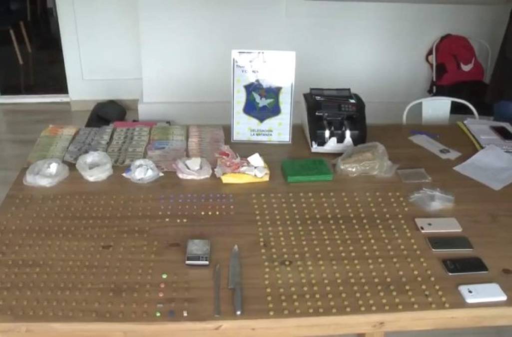 Además de la cocaína, también se incautaron 4 kilos de marihuana, 1 kilo de cristal, 650 pastilllas de éxtasis y 130 dosis de LSD.