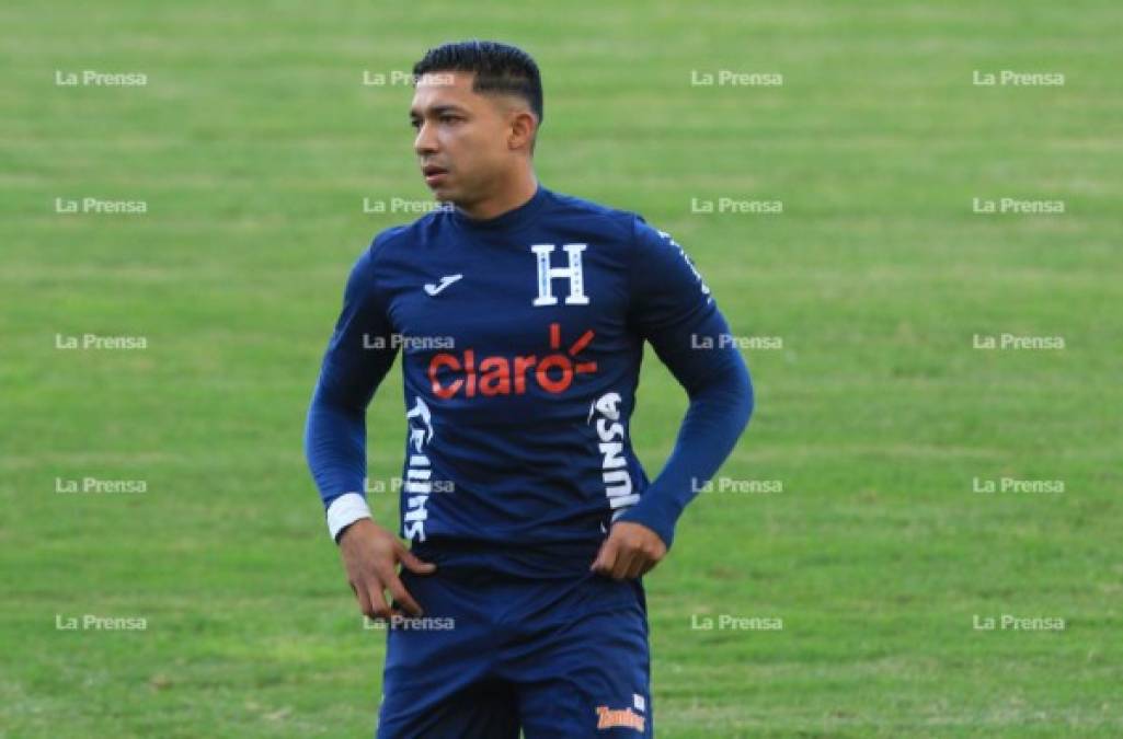 Emilio Izaguirre: El lateral ha revelado que tiene ofertas de la MLS, México y hasta de Turquía. 'Tengo ofertas, pero eso lo está manejando mi agente. Quiero estar cerca de mi familia', dijo.