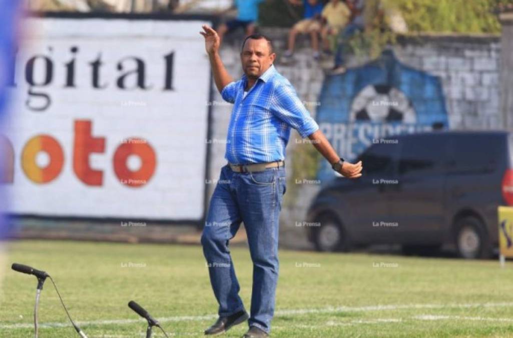 Raúl Cacéres: El entrenador hondureño sigue con la amenaza de no presentarse este sábado al duelo que Real de Minas sostendrá ante Marathón en el inicio del Torneo. A estas alturas sigue sin recibir salario, se le adeuda seis meses.