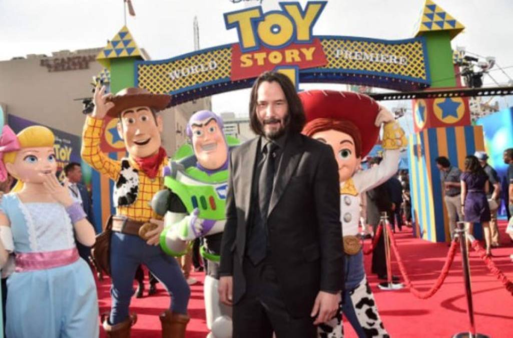 En el mundo de Toy Story<br/><br/>En 2019 el histrión volvió a estar entre los mejores pagados del mundo y de la mano del mágico mundo de Disney, dio voz a uno de los personajes de 'Toy Story 4', haciendo su debut en películas infantiles. <br/><br/><br/><br/>