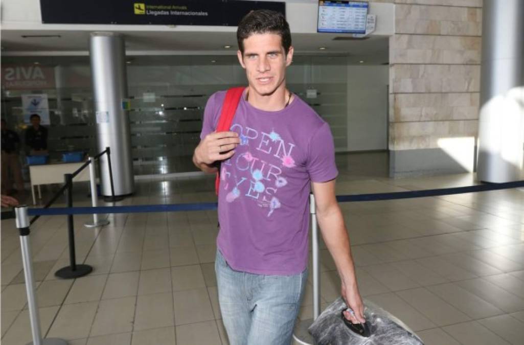 El nuevo refuerzo de Motagua, Jonathan Rougier, arribó este viernes al aeropuerto Toncontín de Tegucigalpa para incorporarse al equipo capitalino y se reportó listo para ponerse a las órdenes de Diego Vázquez.
