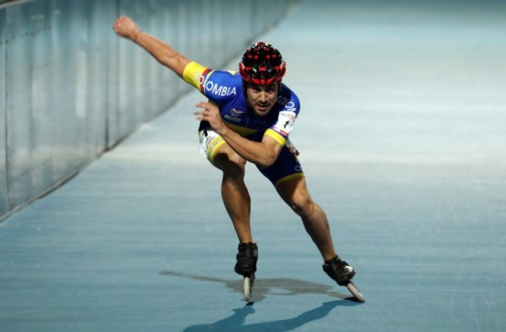 Patinaje.<br/>Velocidad colombiana. El patinador colombiano Andrés Felipe Muñoz compite en la prueba 300 metros en la edición XVIII de los Juegos Bolivarianos que se desarrollan en Santa Marta, Colombia.