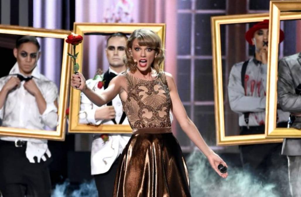 Taylor Swift en su presentación en los American Music Awards 2014.