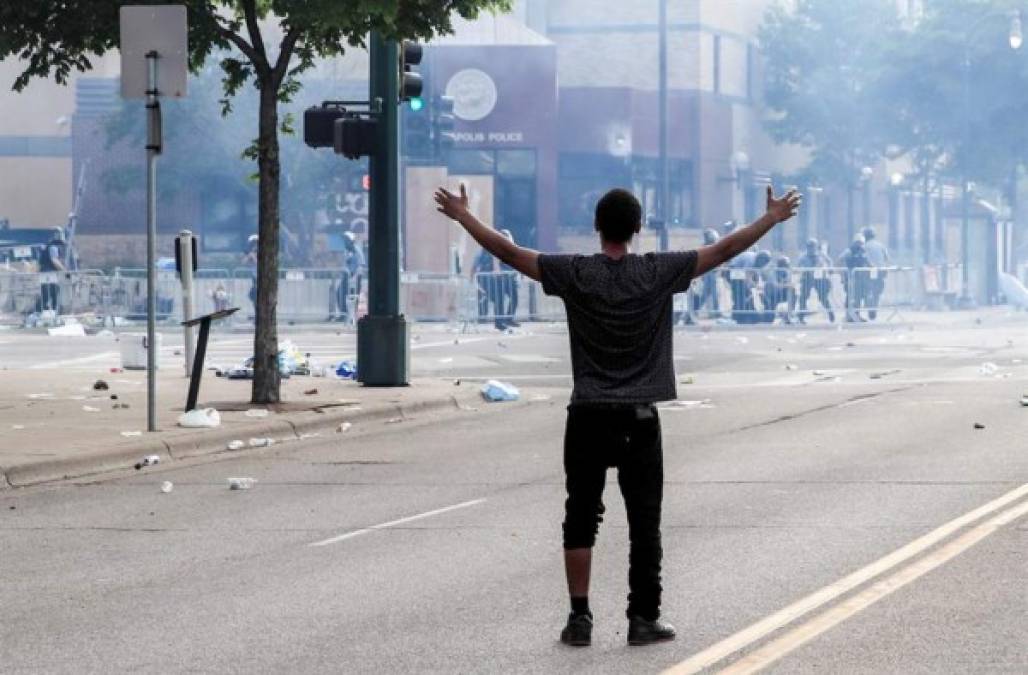 'Debemos seguir luchando por la justicia', dijo Will Wallace, uno de los manifestantes.