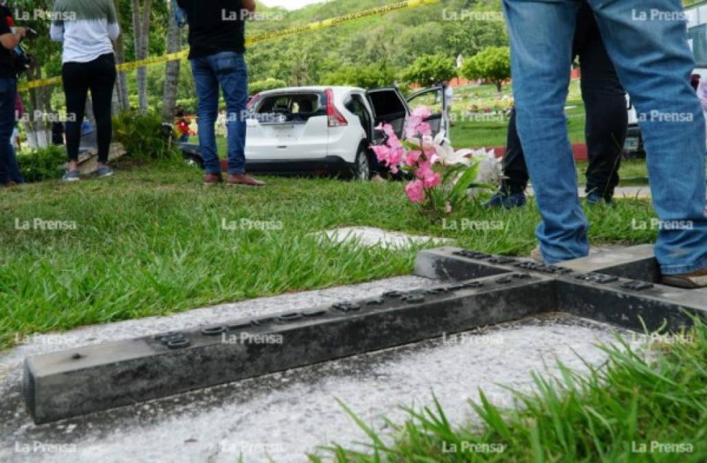 El agente aseguró que los victimarios no pertencen a la Policía, ya que 'los logos de nuestros uniformes están bien identificados y podría ser que usaron vestimenta falsa de las fuerzas policiales y militares'.