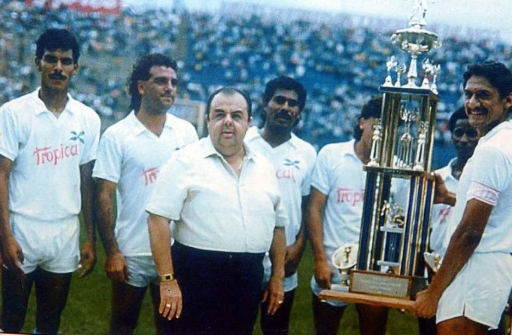 Las imágenes más memorables de Rafael Ferrari, el presidente del Olimpia, que falleció tras sufrir un infarto.