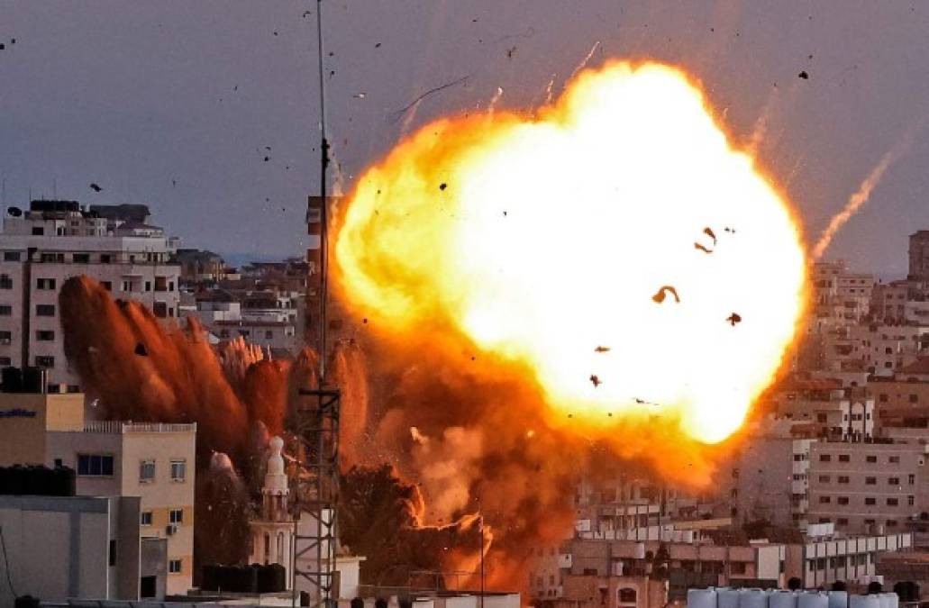 Este nuevo conflicto empezó como respuesta a un aluvión de cohetes lanzados por Hamás contra Israel, en 'solidaridad' con los manifestantes y los centenares de palestinos heridos en los enfrentamientos con la policía israelí en Jerusalén Este.