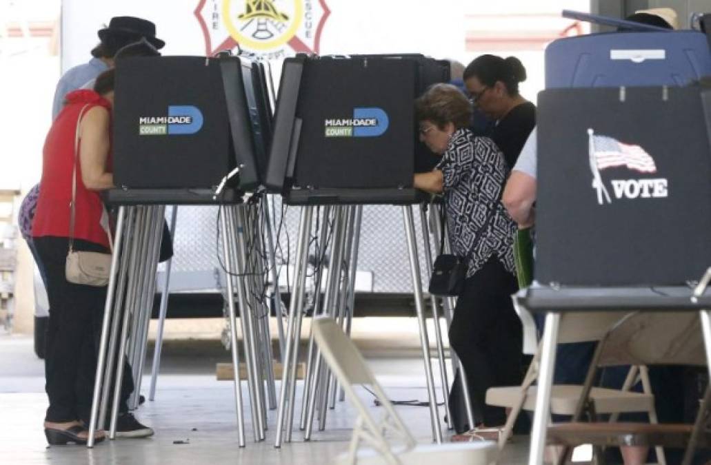 'Este es un referéndum sobre la presidencia de Trump', dijo por su parte Eloisa Álvarez, una votante de Florida, estado que tradicionalmente ha sido fundamental en el esquema electoral.