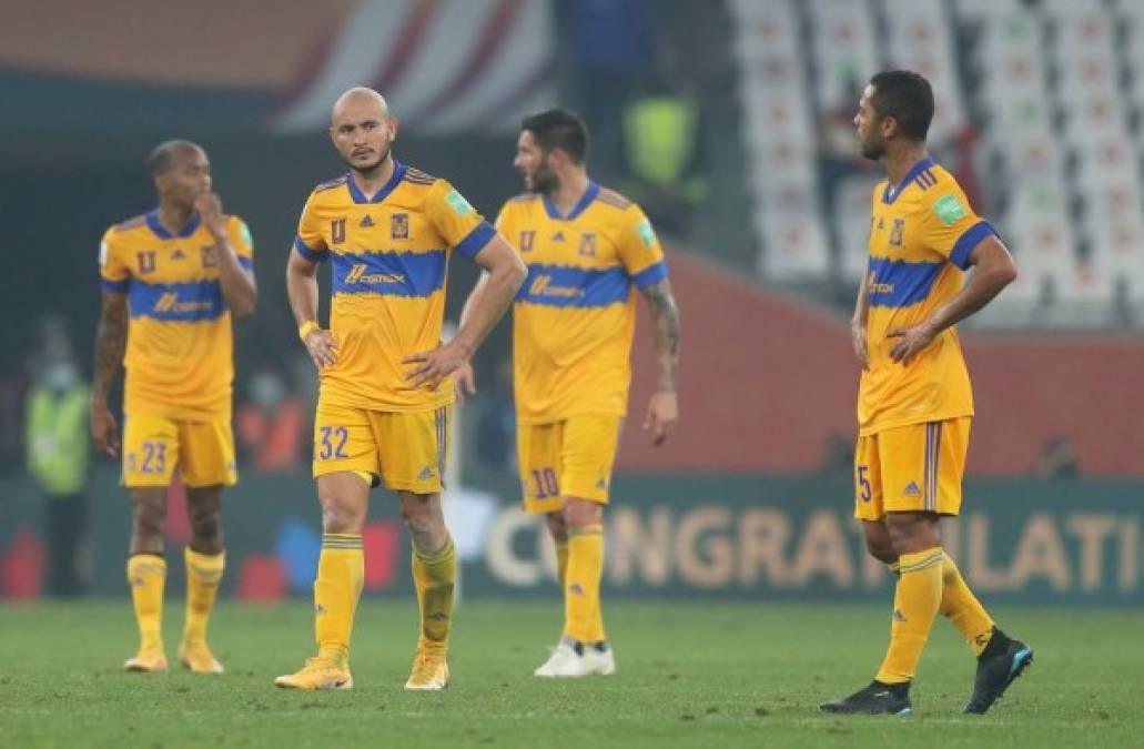 La tristeza de los jugadores de Tigres al final del partido contra el Bayern.