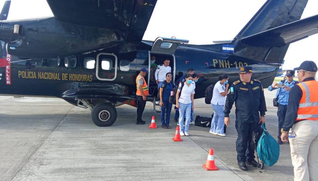 El Gobierno de la República, a través de la Secretaría de Seguridad, ha enviado varios vuelos hacia la isla con personal de ayuda humanitaria. 