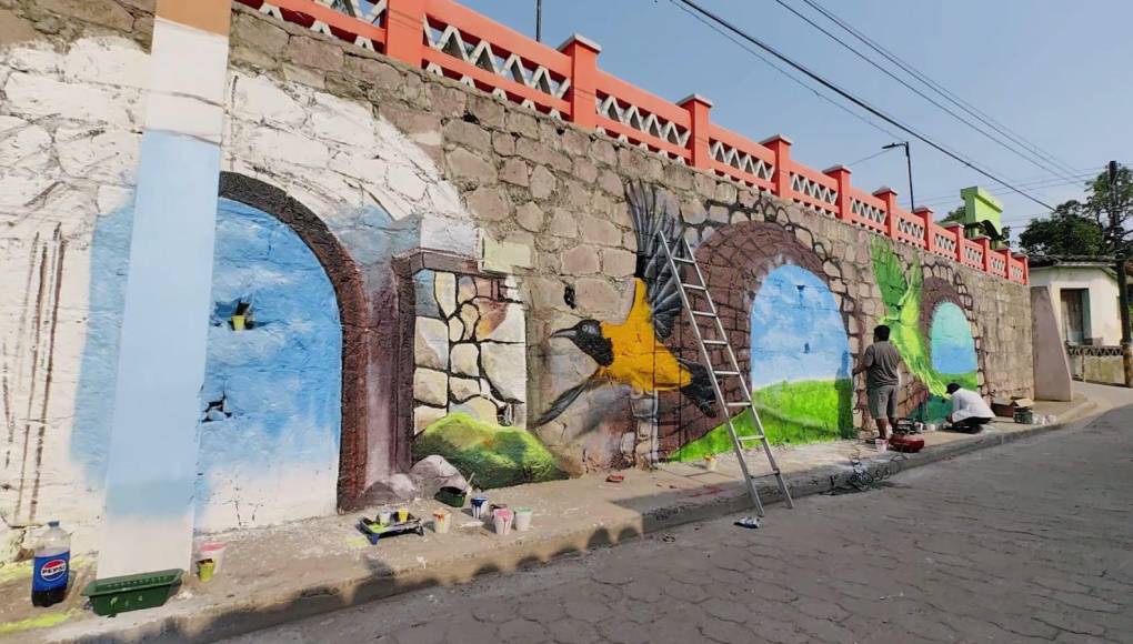Dulce Nombre de Copán , en el occidente de Honduras, se sumerge en un mar de color y creatividad con su Segundo Festival de Muralismo, donde artistas internacionales pintan en 3D las calles del municipio.
