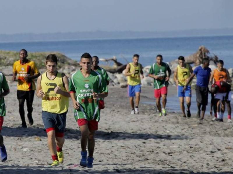 Victoria realiza su pretemporada en las playas ceibeñas.