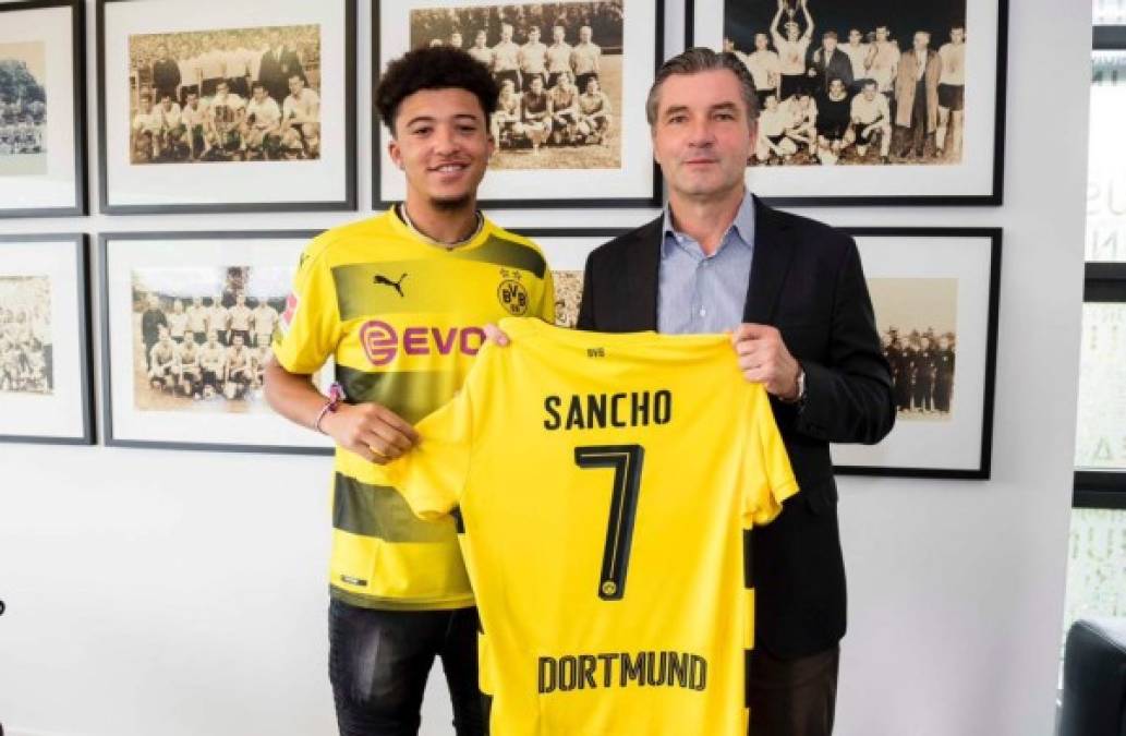 DORTMUND, GERMANY - MAY 22: Jadon Sancho of Borussia Dortmund in action during the Bundesliga match between Borussia Dortmund and Bayer 04 Leverkusen at the Signal Iduna Park on May 22, 2021 in Dortmund, Germany. (Photo by Alexandre Simoes/Borussia Dortmund via Getty Images)