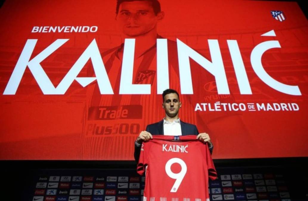 El Atlético de Madrid presentó al delantero croata Nikola Kalinic, quien llega procedente del AC Milan de Italia.