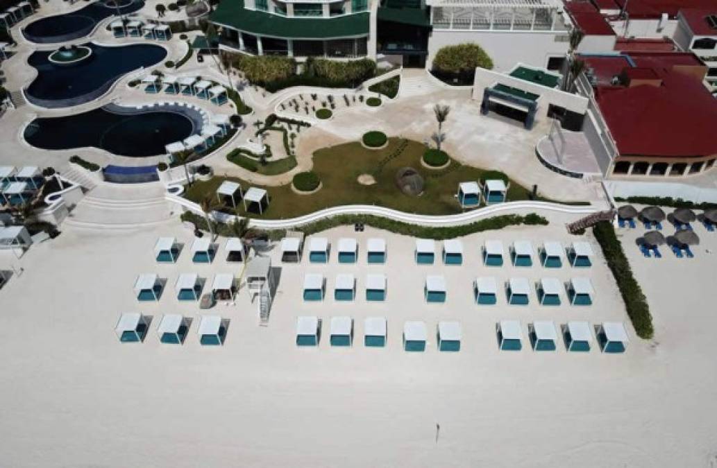 Vista aérea de un resort vacío en Cancún, estado de Quintana Roo, México, el 28 de marzo de 2020.