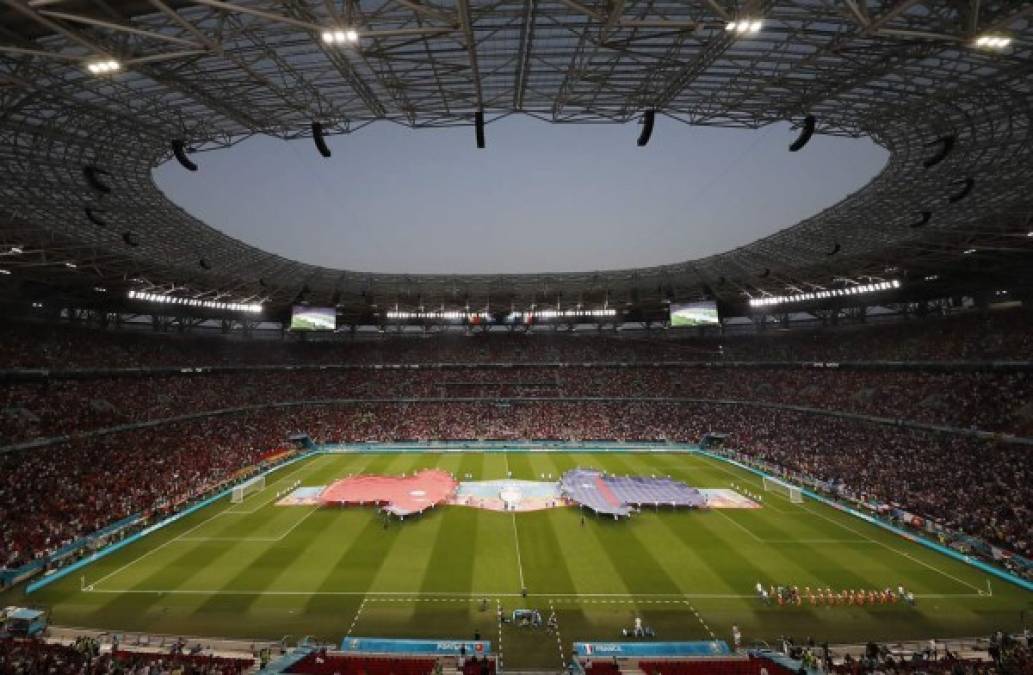 Imagen panorámica del estadio Puskas Arena de Budapest antes del inicio del partido Portugal-Francia.