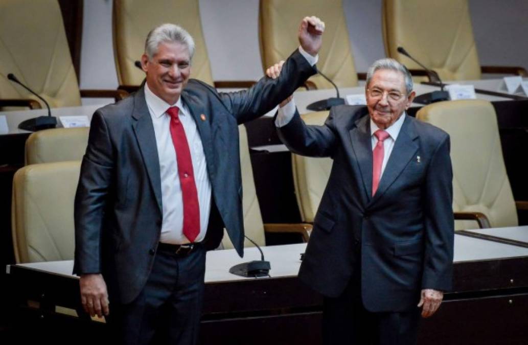 Miguel Díaz-Canel, ha roto con el protocolo que desde hace 60 años ha caracterizado a la cúpula dirigente de Cuba. El sistema instaurado en 1959 en Cuba no contempla la figura de la primera dama.