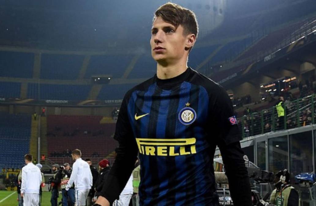 El Inter de Milán hizo oficial a través de un comunicado la renovación de Andrea Pinamonti hasta el próximo 30 de junio 2021. El joven delantero, de 18 años, llegó al club en 2013 y debutó con el primer equipo en la Europa League contra el Sparta de Praga.Una historia que sigue, en colores nerazzurri.