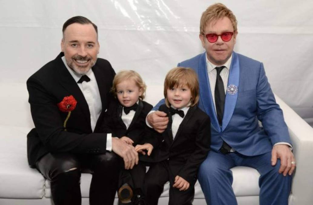 Elton John <br/><br/>Elton John tampoco les dejará su patrimonio, valorado en más de 200 millones de dólares, a sus dos hijos. El músico aseguró que quiere inculcarles el valor del esfuerzo y que si les diera todo su dinero, en realidad, les estaría arruinando la vida.<br/><br/>