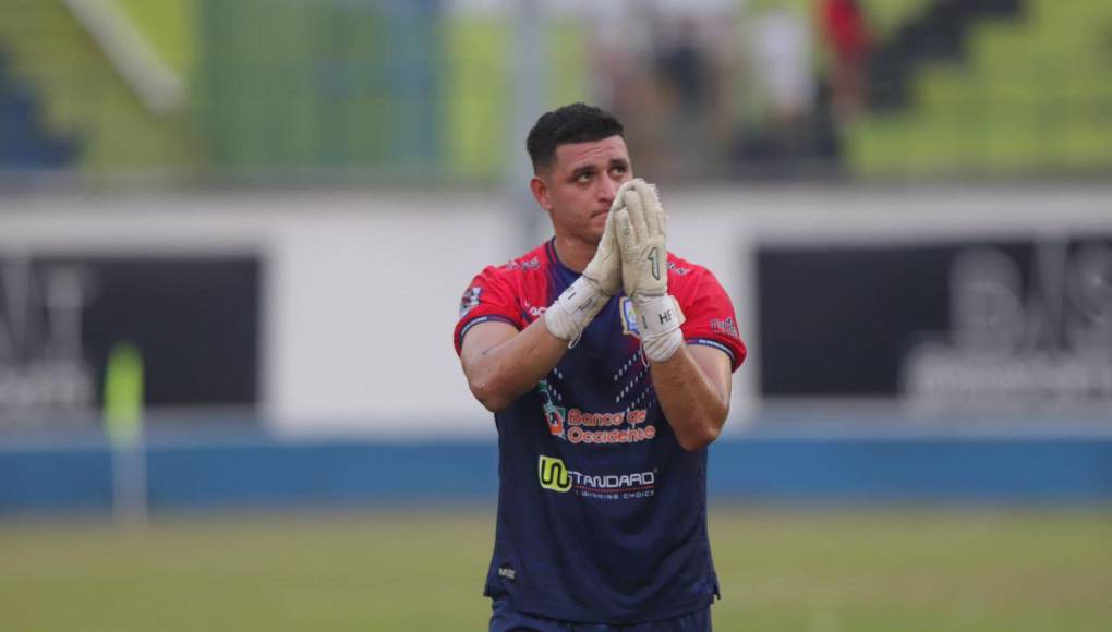 El gesto de Harold Fonseca con la afición de los Potros luego de quedar fuera de las semifinales del Torneo Clausura 2024. 
