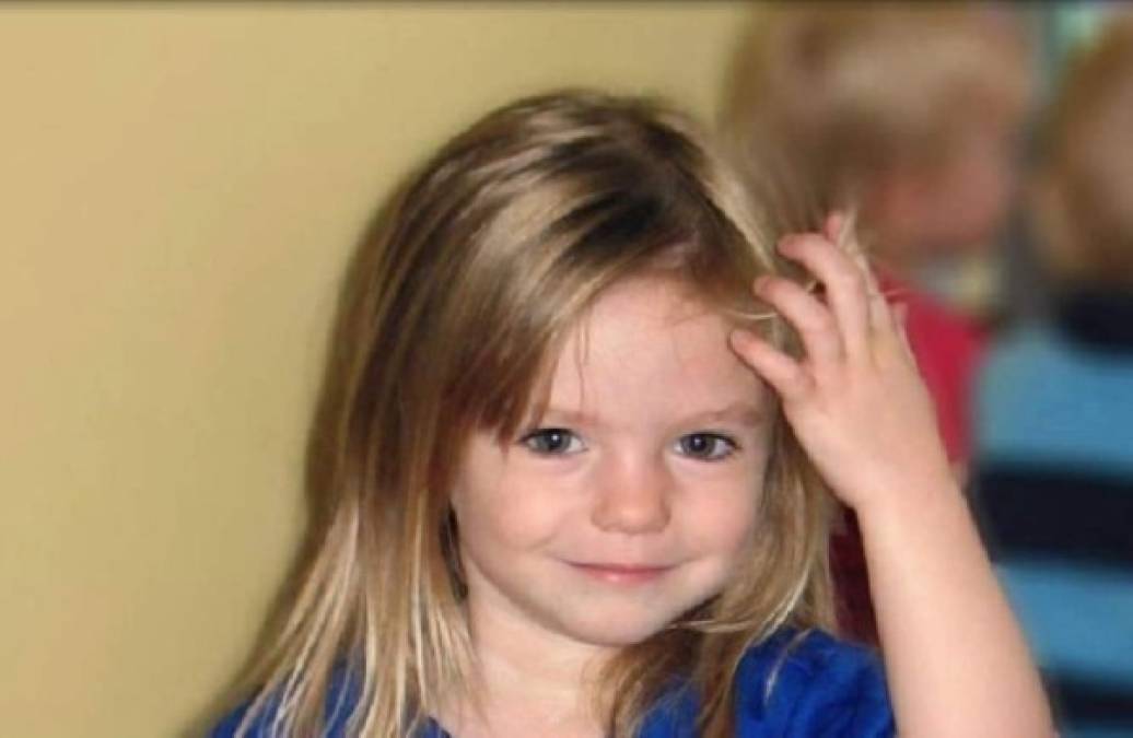 Madeleine Beth McCann desapareció de su cama en la noche del 3 de mayo de 2007 en un apartamento de vacaciones en un centro turístico de Praia da Luz, en la región de Algarve, Portugal.