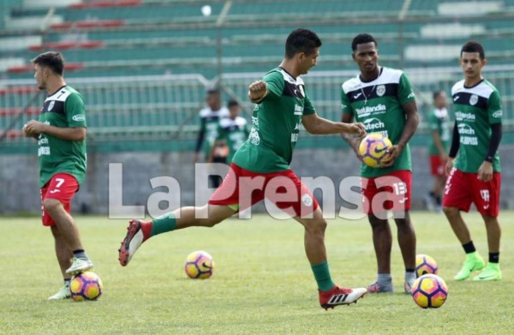 Johnny Leverón durante el entrenamiento de este jueves.